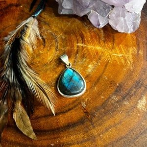 Labradorite silver pendant